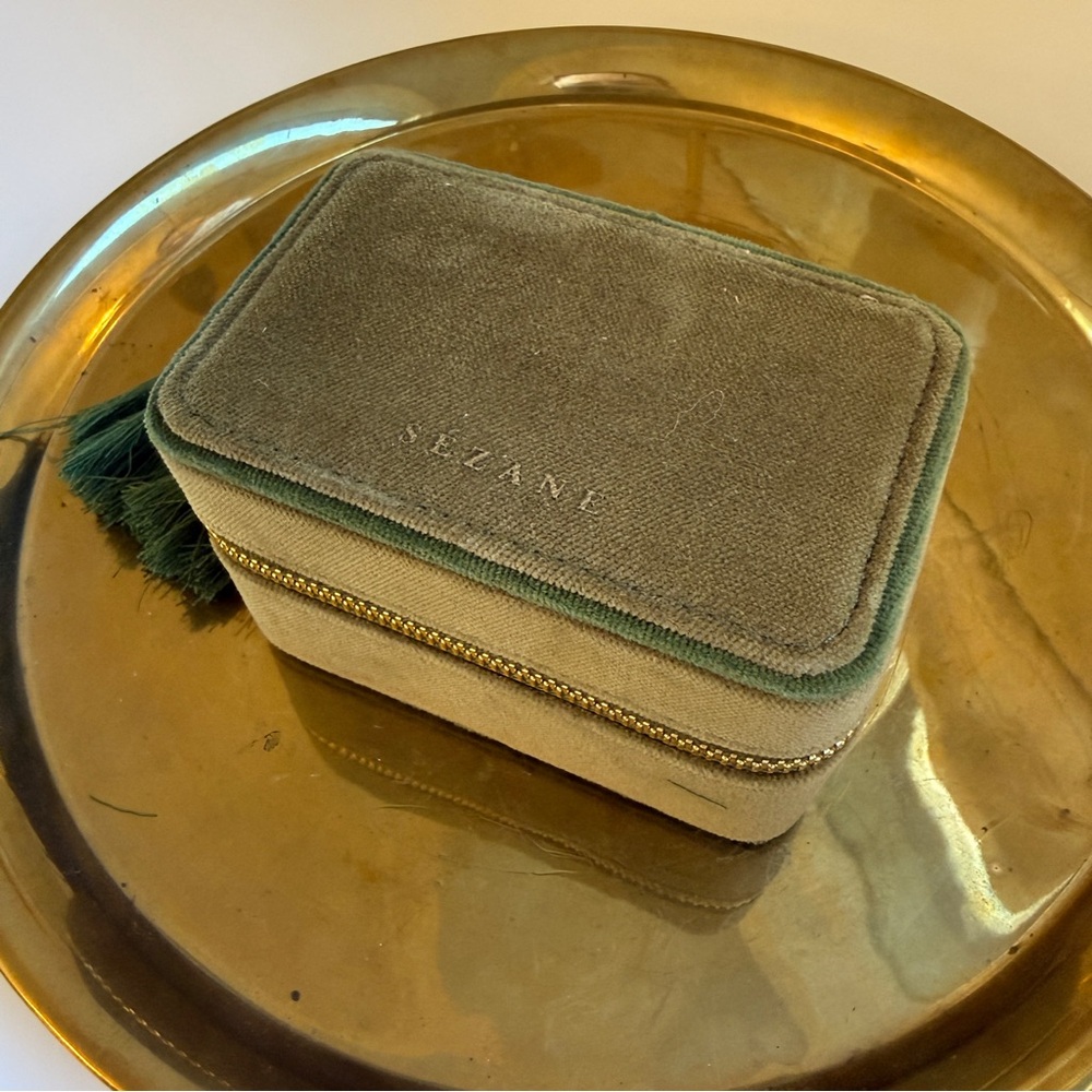 Sézane Velvet Jewelry Box Travel Case in Green